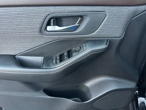 Certified 2021 Nissan Rogue SV image 20