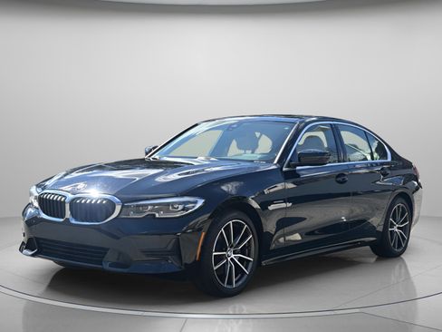 Used 2022 BMW 330i Sedan image 2