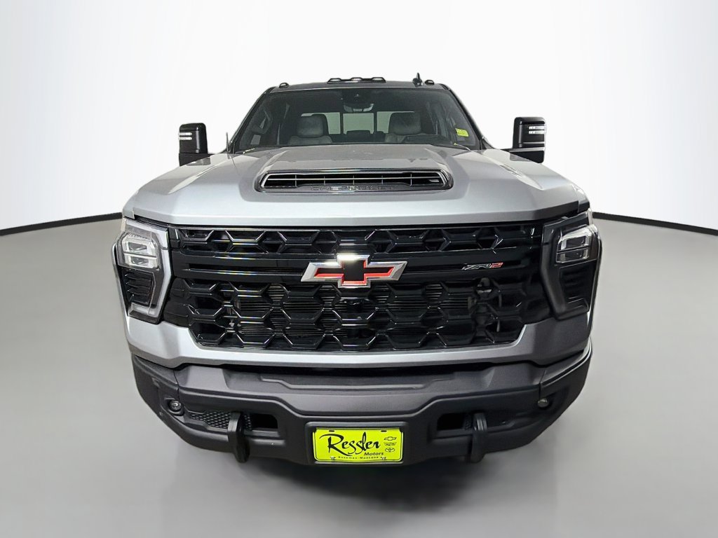 Used 2024 Chevrolet Silverado 2500 ZR2 w/ ZR2 Bison Edition AWD/4WD image 2
