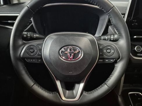 Certified 2025 Toyota Corolla Cross XLE FWD image 18