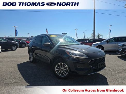 Used 2022 Ford Escape SE w/ Cold Weather Package AWD/4WD image 1