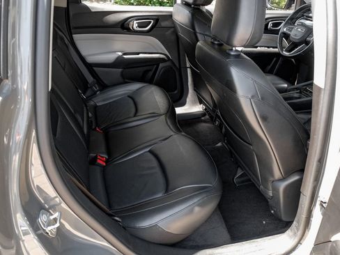 Used 2022 Jeep Compass Limited image 45