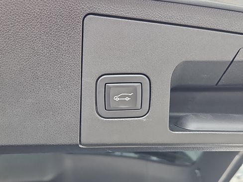 Used 2024 Cadillac XT4 Sport AWD/4WD image 15