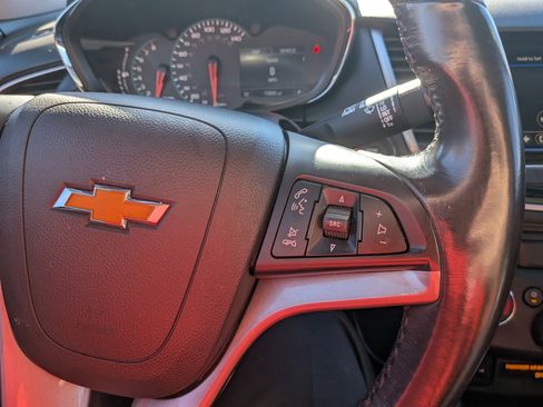 Used 2022 Chevrolet Trax LT w/ Sport Edition image 18