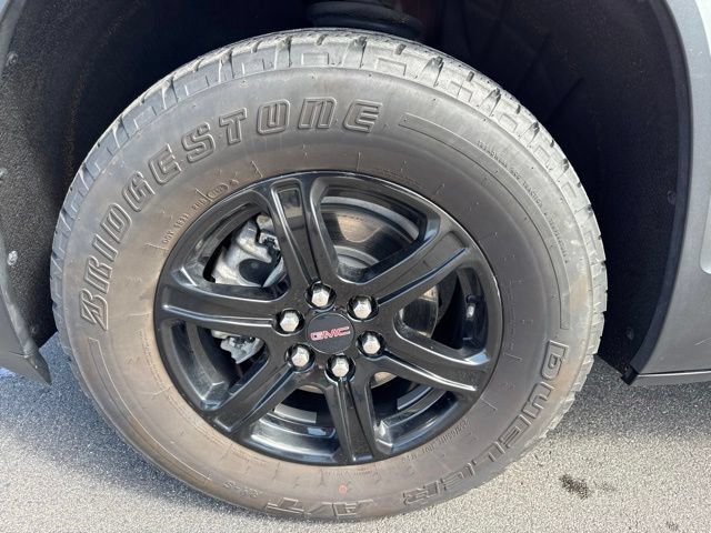 Used 2022 GMC Acadia AT4 w/ Preferred Package AWD/4WD image 9