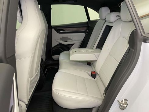 Used 2025 Porsche Macan 4 Electric image 19