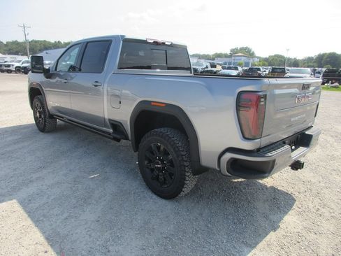 New 2026 GMC Sierra 2500 AT4 w/ AT4 Premium Plus Package AWD/4WD image 9