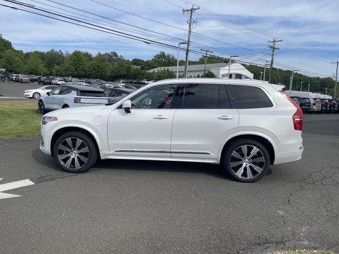 Certified 2024 Volvo XC90 T8 Ultimate w/ Lounge Package AWD/4WD image 4