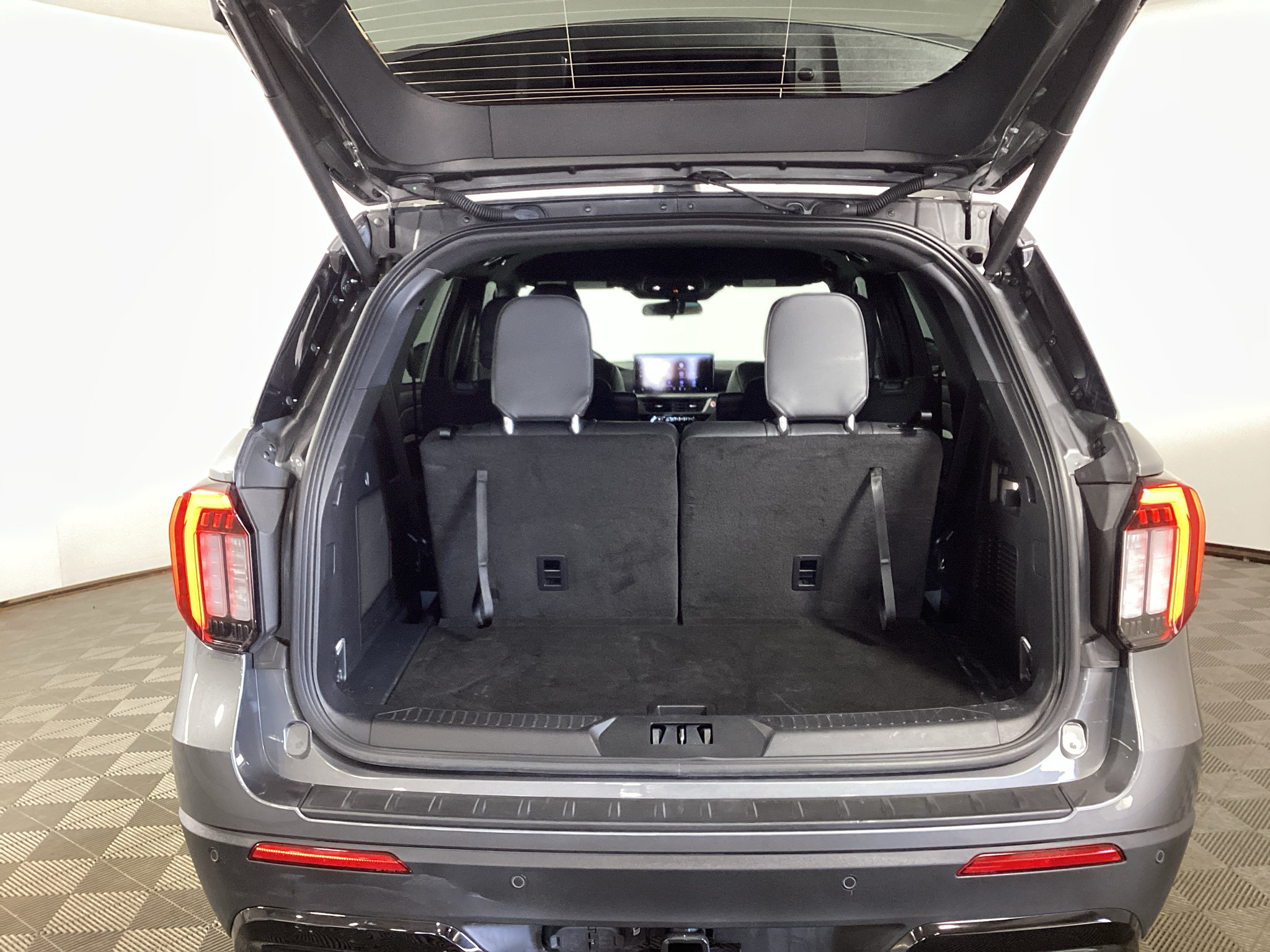 Used 2026 Ford Explorer ST-Line AWD/4WD image 32