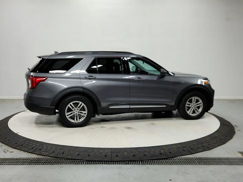 Used 2022 Ford Explorer XLT RWD image 8