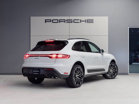 Certified 2026 Porsche Macan AWD/4WD image 7
