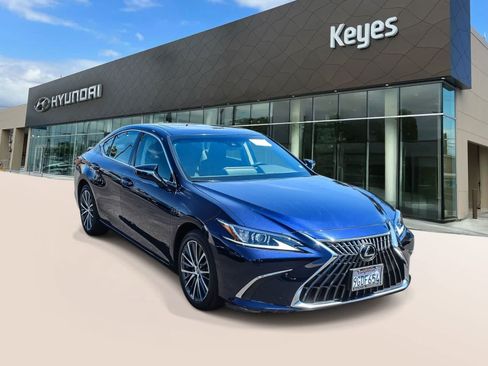 Used 2023 Lexus ES 300h w/ Premium Package FWD image 3