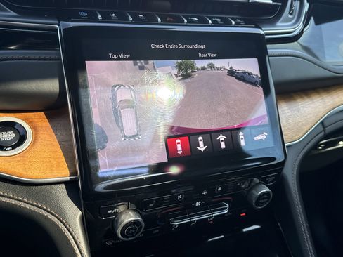 Used 2022 Jeep Grand Cherokee Summit image 15