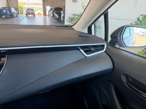 Used 2025 Toyota Corolla LE FWD image 34