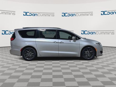 Used 2020 Chrysler Pacifica Touring-L Plus w/ Advanced Safetytec Group image 9