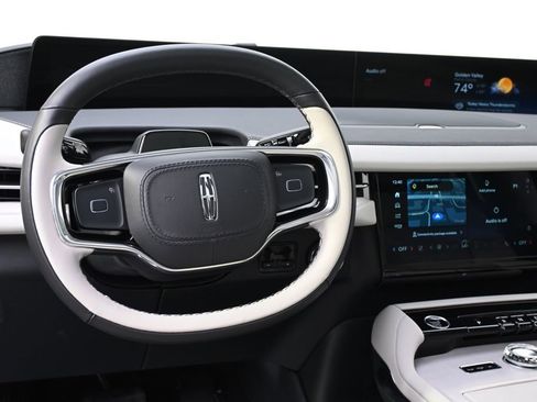 New 2026 Lincoln Navigator Reserve AWD/4WD image 12