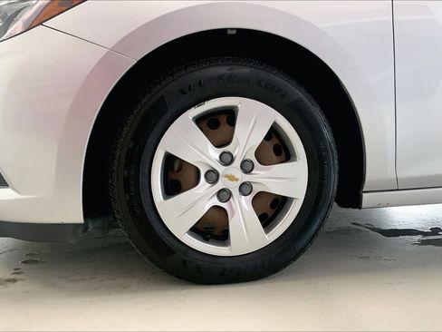 Used 2017 Chevrolet Cruze LS image 8