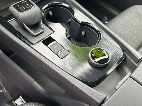 Used 2026 Nissan Rogue SV image 30