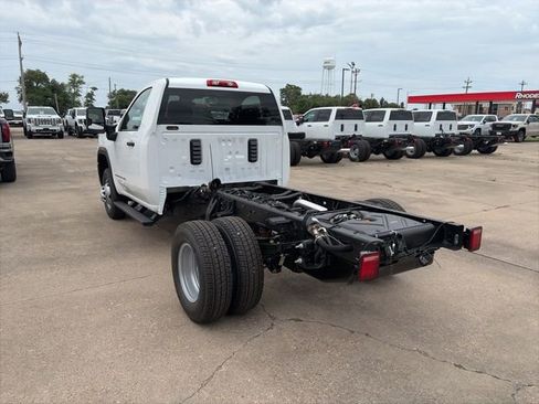 New 2026 GMC Sierra 3500 Pro w/ Convenience Package AWD/4WD image 4