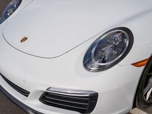 Certified 2019 Porsche 911 Carrera T RWD image 30