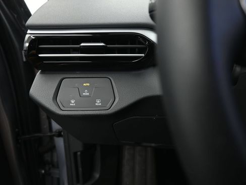 Used 2025 Volkswagen ID.4 Pro RWD image 10