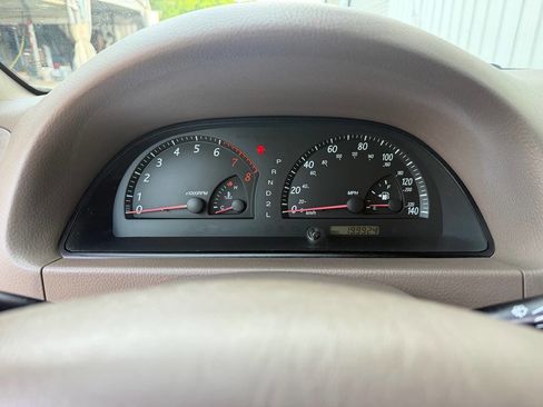 Used 2003 Toyota Camry LE FWD image 16