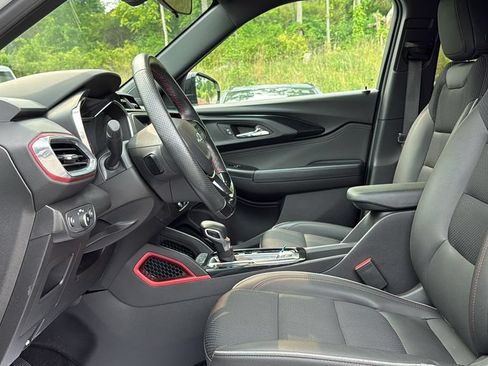 Used 2023 Chevrolet TrailBlazer RS AWD/4WD image 10