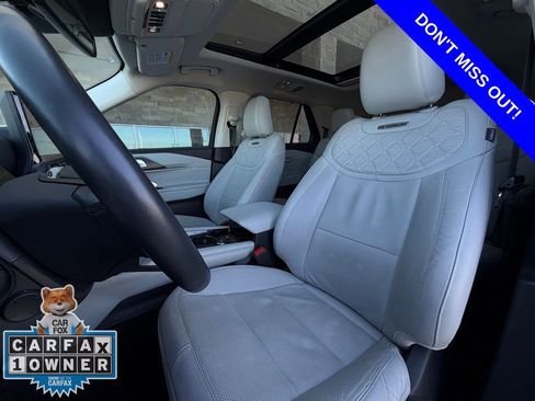 Used 2025 Ford Explorer Platinum w/ LUX Leather Package image 2