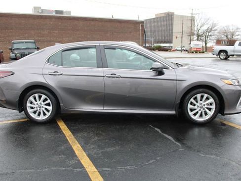 Used 2023 Toyota Camry LE image 5