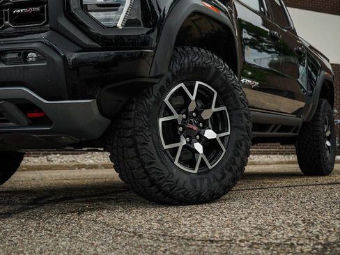 New 2025 GMC Canyon AT4 w/ AT4X Package image 6