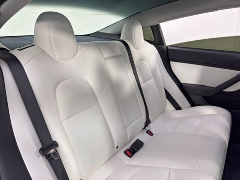 Used 2021 Tesla Model 3 Standard Range Plus image 40