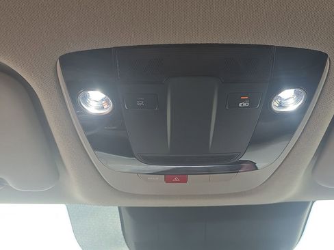 Used 2024 Kia Seltos EX FWD image 23