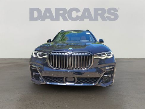Used 2022 BMW X7 xDrive40i w/ M Sport Package AWD/4WD image 2
