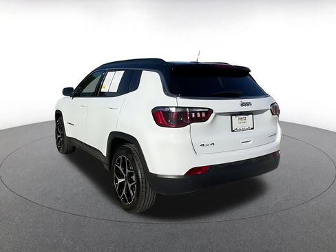 Used 2025 Jeep Compass Limited image 11