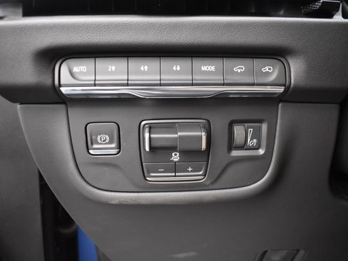 Certified 2026 Cadillac Escalade ESV Luxury w/ Touring Package image 19