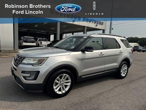 Used 2016 Ford Explorer XLT w/ Equipment Group 202A FWD image 1