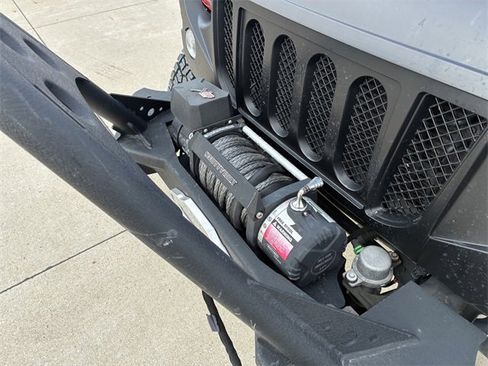 Used 2016 Jeep Wrangler Unlimited Rubicon image 16