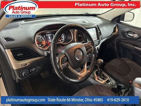 Used 2015 Jeep Cherokee Latitude w/ Comfort/Convenience Group image 13