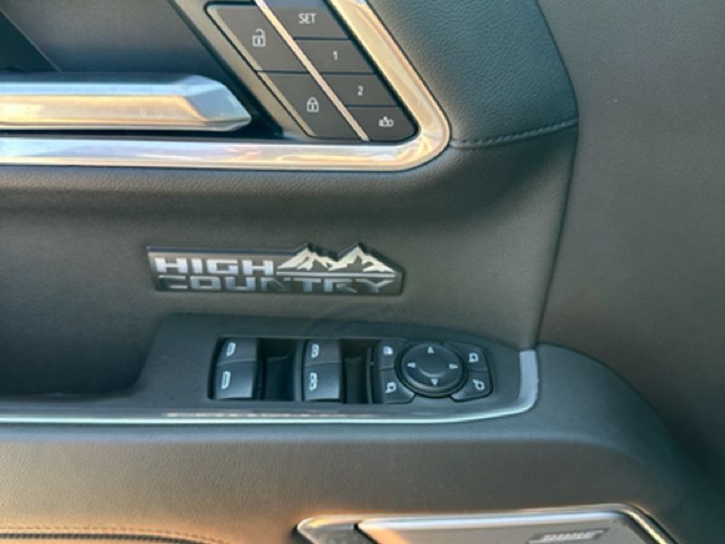Used 2024 Chevrolet Silverado 1500 High Country w/ High Country Premium Package AWD/4WD image 8