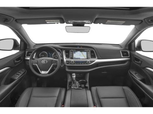 Certified 2019 Toyota Highlander XLE AWD/4WD image 11