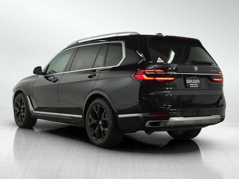 Used 2023 BMW X7 xDrive40i w/ Premium Package image 3