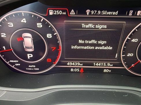 Used 2018 Audi Q5 2.0T Premium Plus w/ Premium Plus Package AWD/4WD image 12