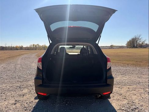 Used 2022 Honda HR-V EX image 6