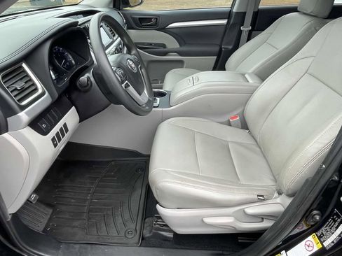 Used 2019 Toyota Highlander LE image 15
