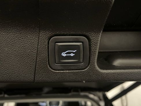 Used 2019 GMC Acadia SLE image 29