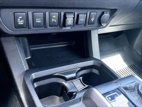 Certified 2023 Toyota Tacoma Limited AWD/4WD image 17