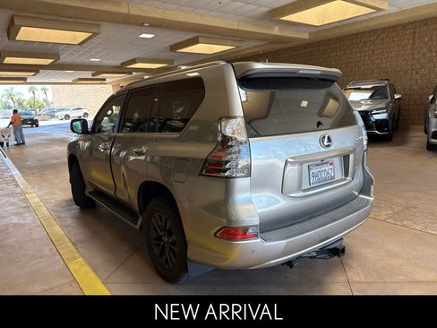 Used 2023 Lexus GX 460 Premium w/ Premium Package AWD/4WD image 4