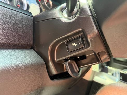 Used 2015 RAM 1500 Laramie AWD/4WD image 38