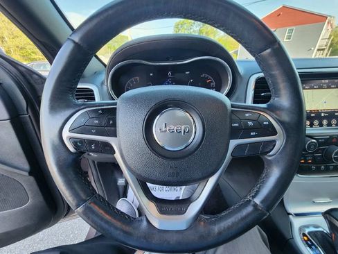 Used 2018 Jeep Grand Cherokee Limited AWD/4WD image 22