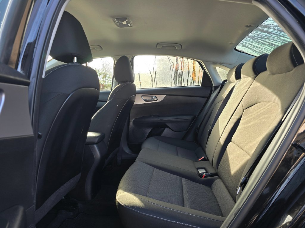 Used 2022 Kia Forte LXS FWD image 15